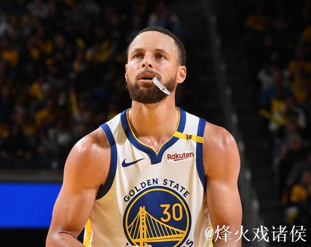 库里谈八秒违例被改判：没意识到抓了手臂，完全是本能反应